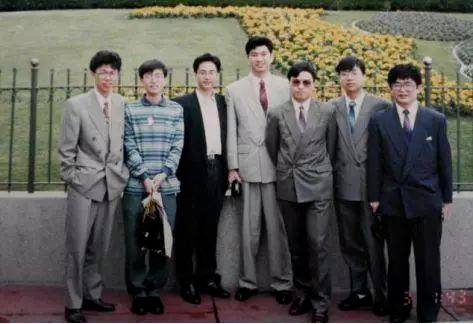 1994年,华为研发团队出差美国留影